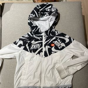 Boys Nike wind breaker
